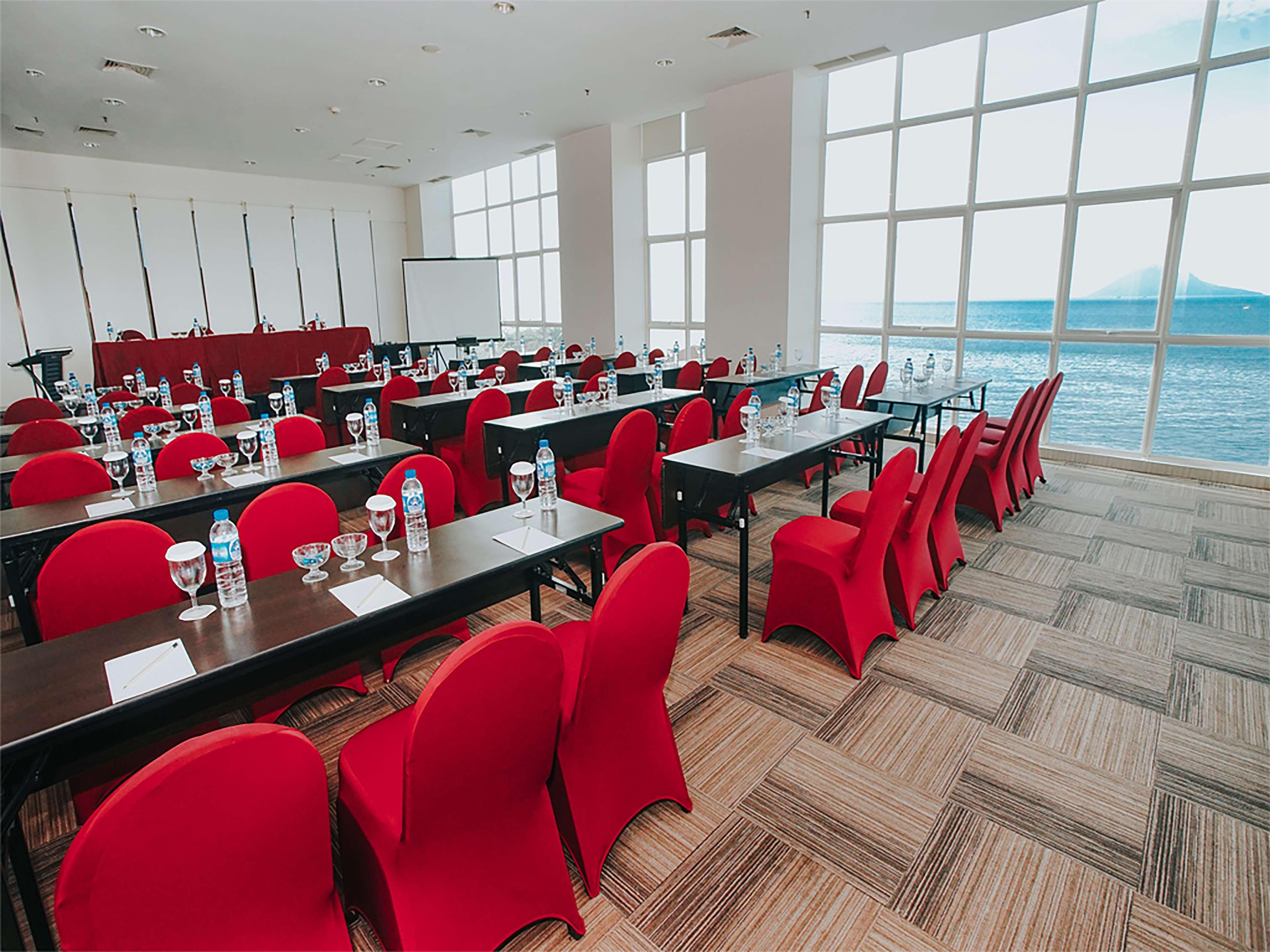 Best Western The Lagoon Hotel Manado Luaran gambar